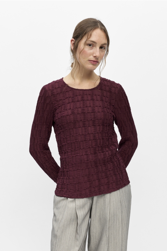 Object bordeaux dames top | Model vooraanzicht