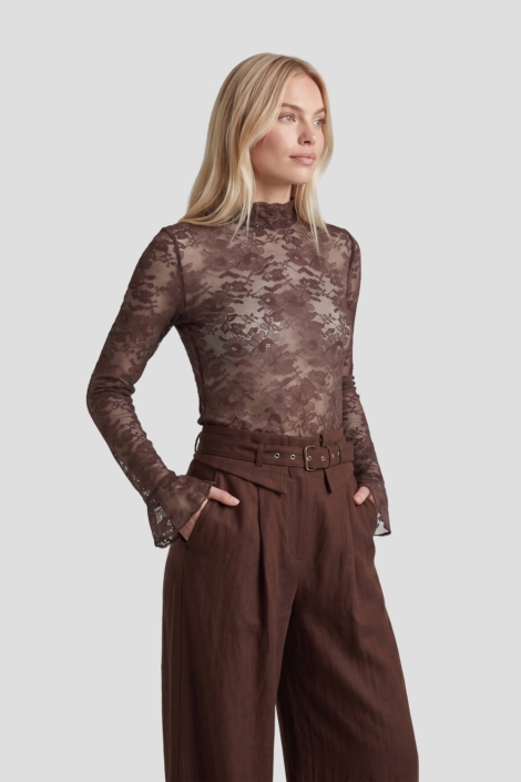 Fluresk bruine dames top | Model vooraanzicht
