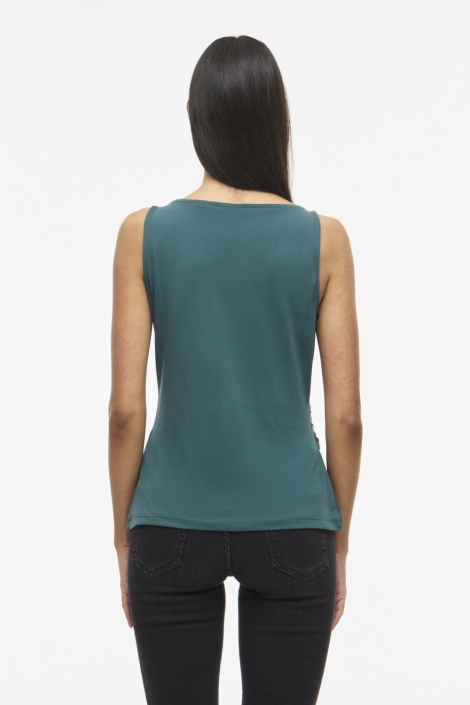 Vila groene dames top | Model achteraanzicht