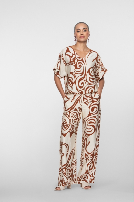 Geisha beige dames blouse | Model