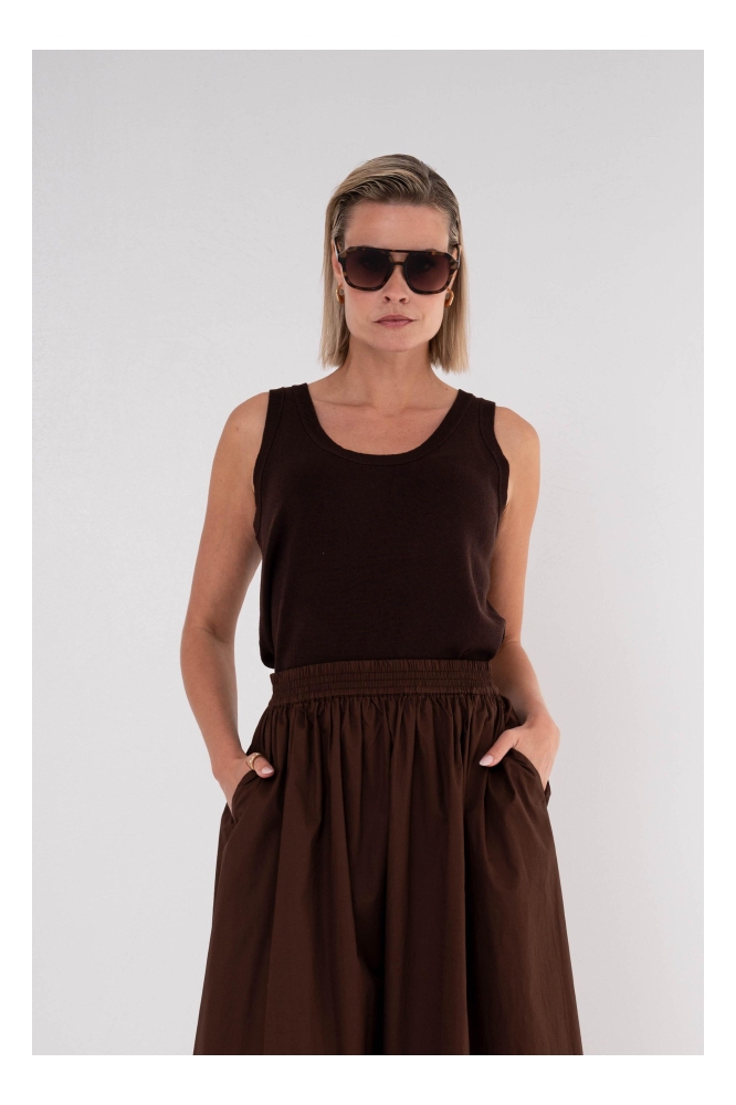 Maicazz bruine dames top | Model vooraanzicht