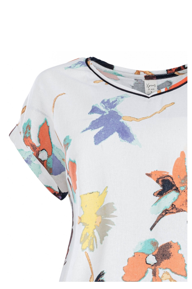 NED witte dames t-shirt | Close up