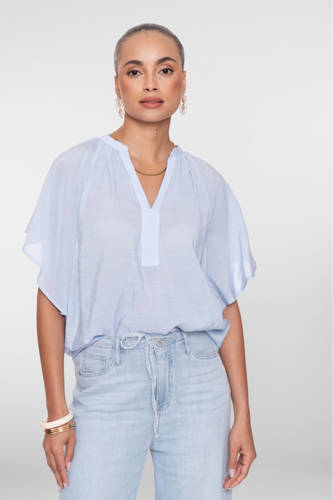 Geisha blauwe dames blouse | Model vooraanzicht