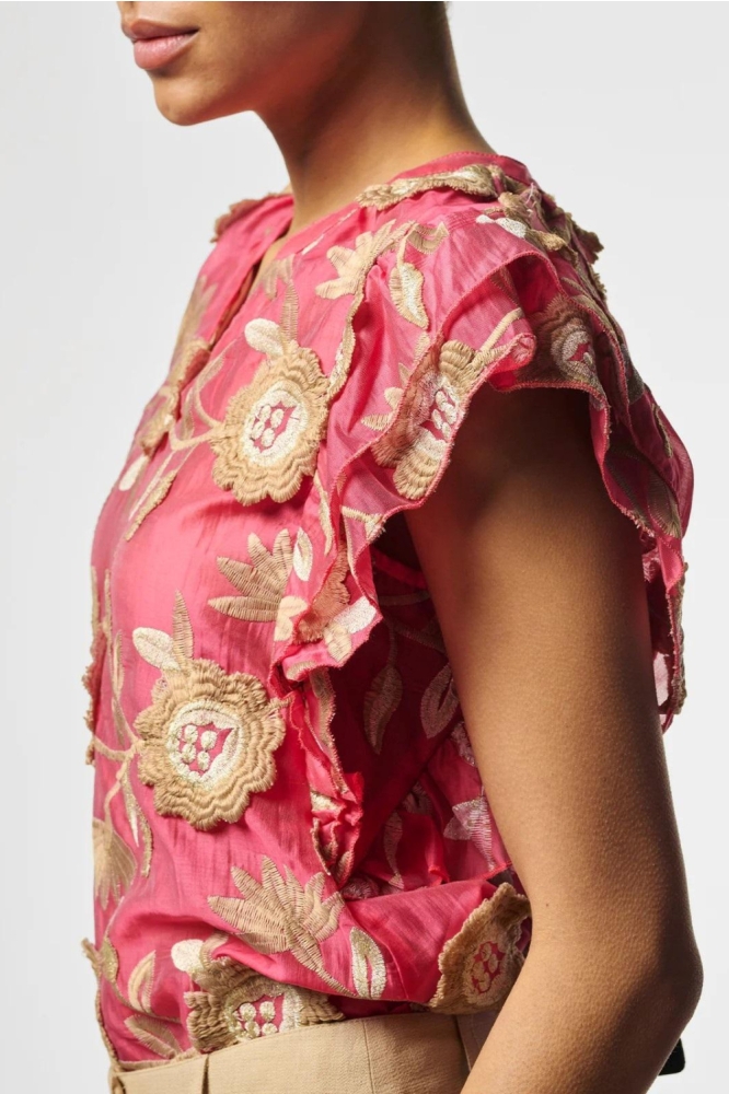 Aaiko roze dames t-shirt | Model zijaanzicht