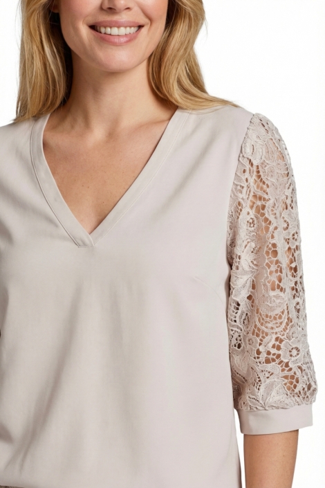 C&S The Label beige dames t-shirt | Model vooraanzicht