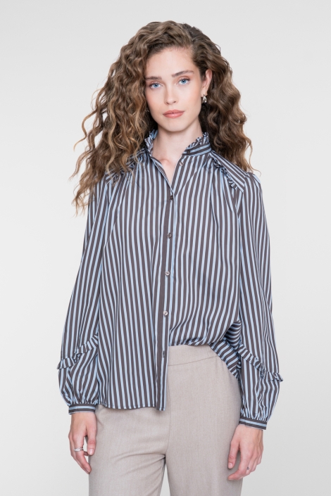 Geisha blauwe dames blouse | Model vooraanzicht