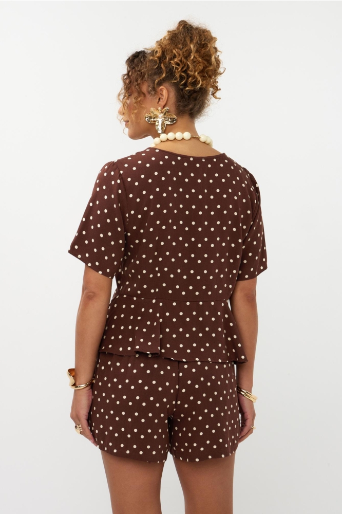 Ydence bruine dames blouse | Model achteraanzicht