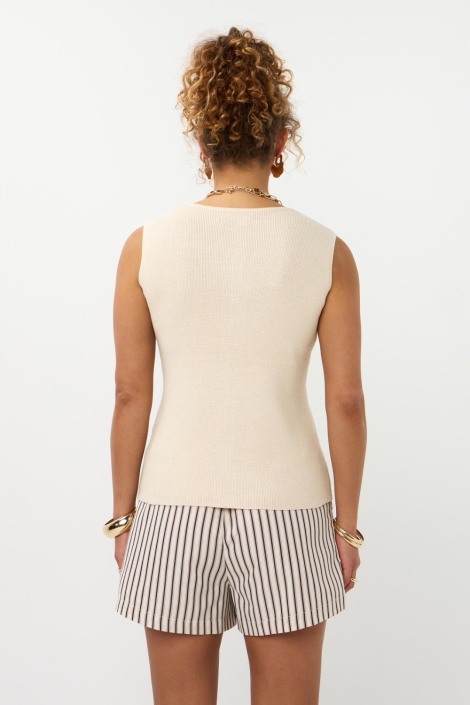 Ydence beige dames top | Model achteraanzicht