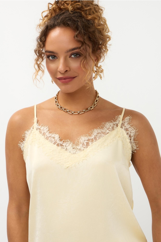 Ydence gele dames top | Close up