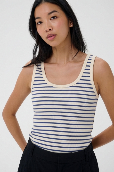 Part Two ecru dames top | Model vooraanzicht