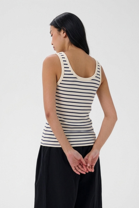 Part Two ecru dames top | Model achteraanzicht