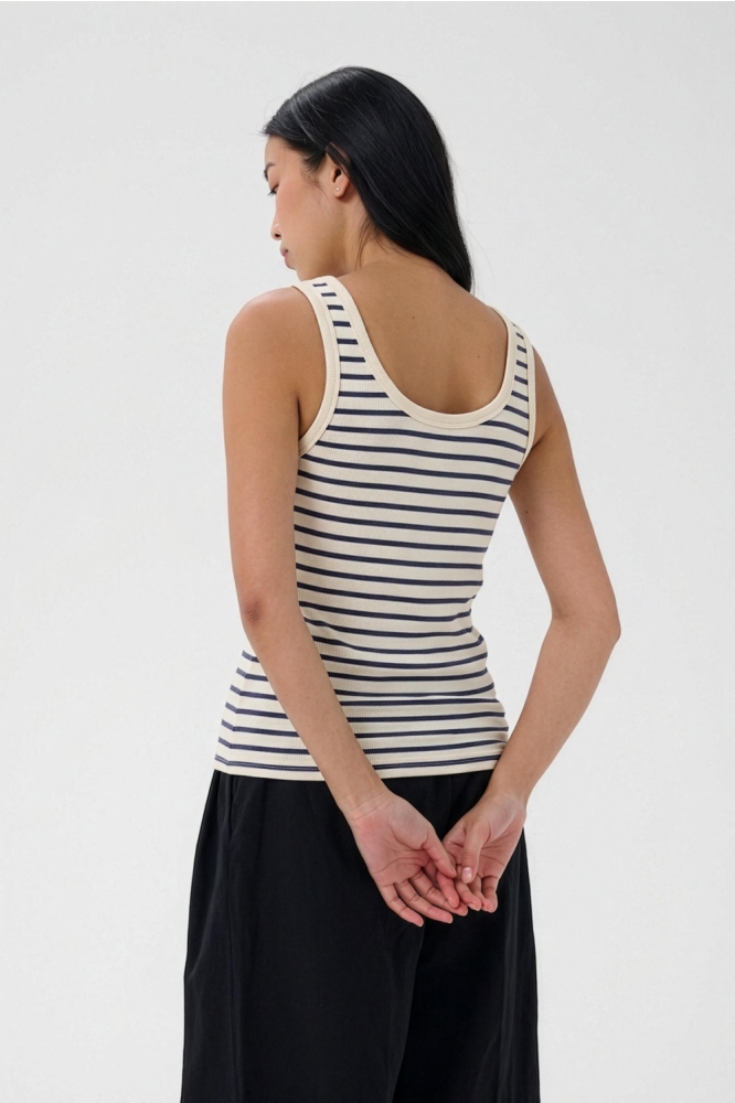Part Two ecru dames top | Model achteraanzicht
