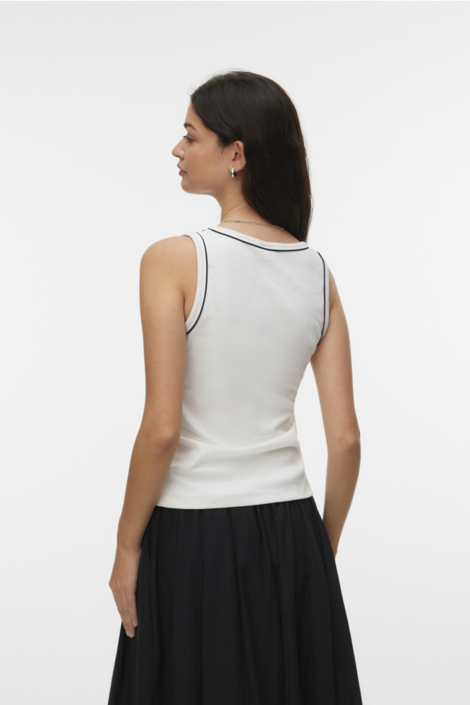 Vero Moda witte dames top | Model achteraanzicht