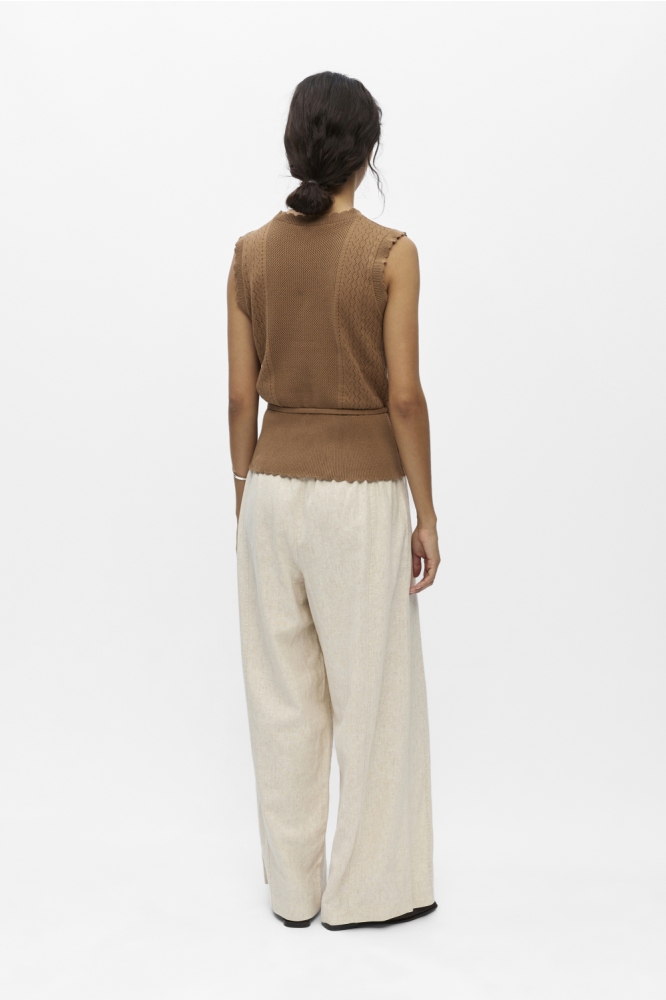 Object bruine dames trui | Model achteraanzicht