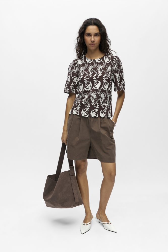 Object bruine dames t-shirt | Model