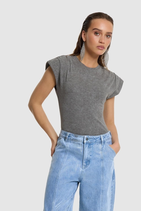 Refined Department grijze dames top | Model vooraanzicht
