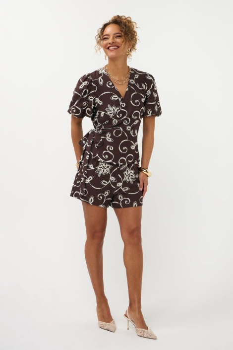 Ydence bruine dames blouse | Model