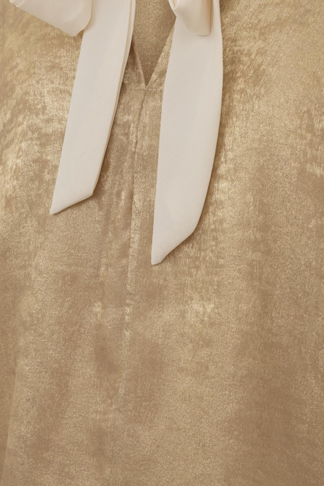 Kimara beige dames top | Close up