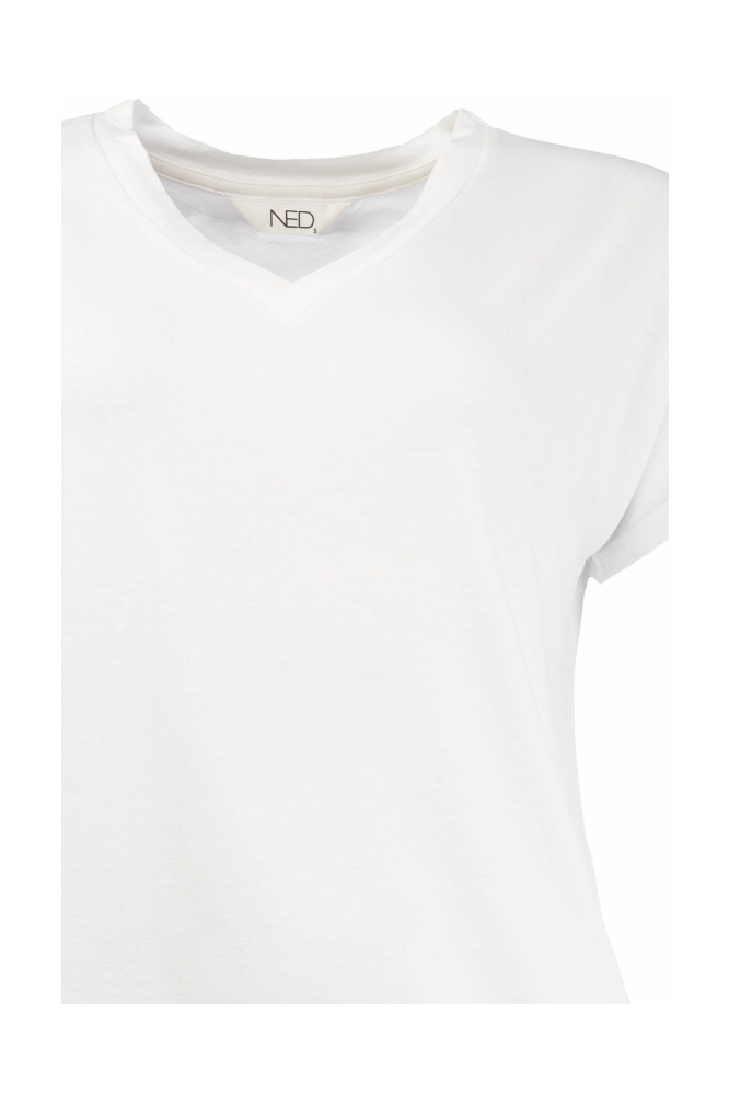 NED witte dames t-shirt | Close up