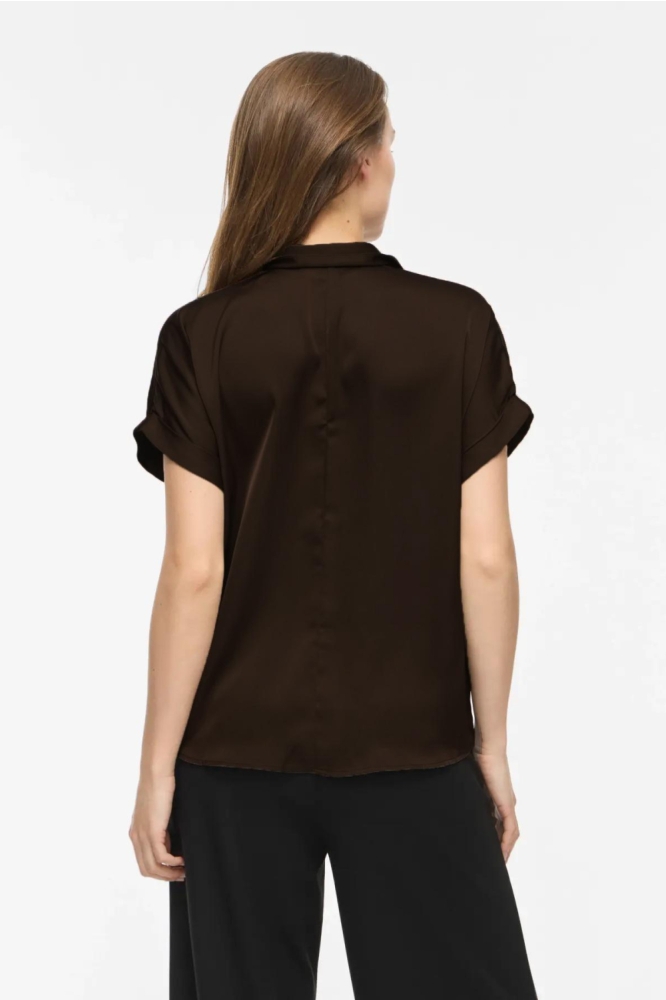 Vila bruine dames blouse | Model achteraanzicht