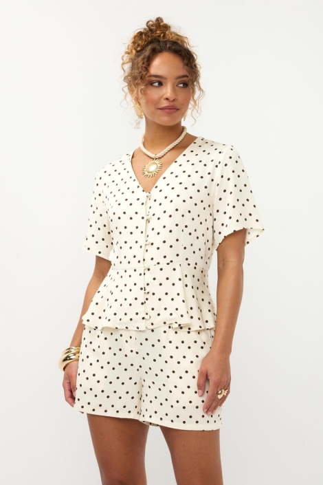 Ydence ecru dames blouse | Model vooraanzicht