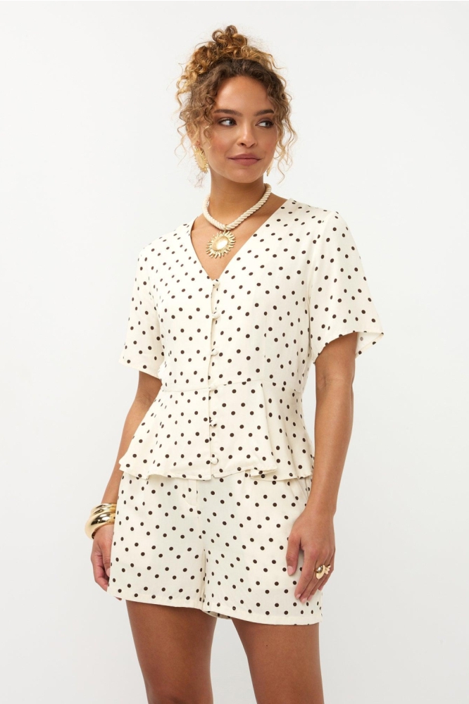 Ydence ecru dames blouse | Model vooraanzicht