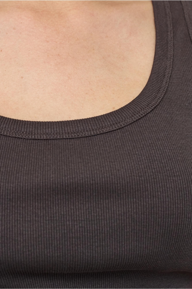 SisterS point bruine dames top | Close up