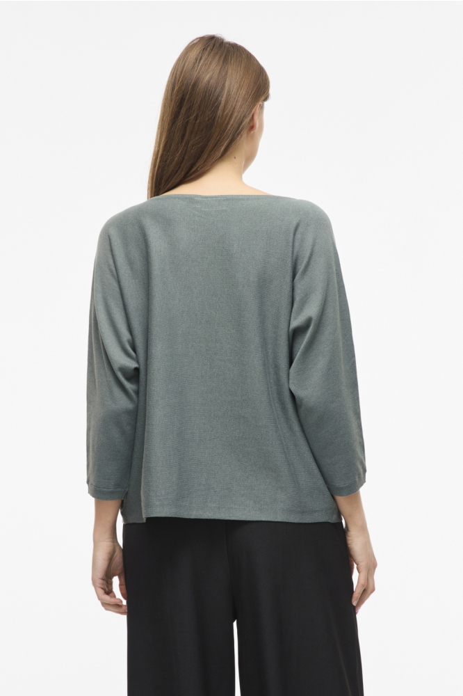 Vila groene dames trui | Model achteraanzicht