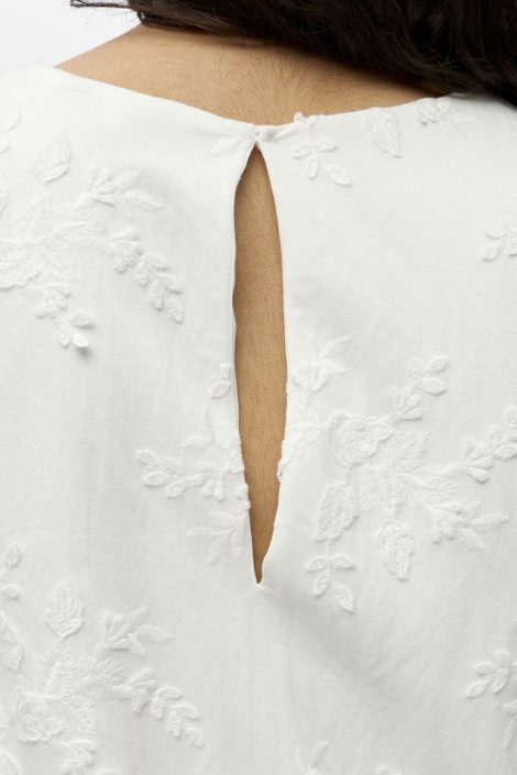 Object witte dames top | Close up