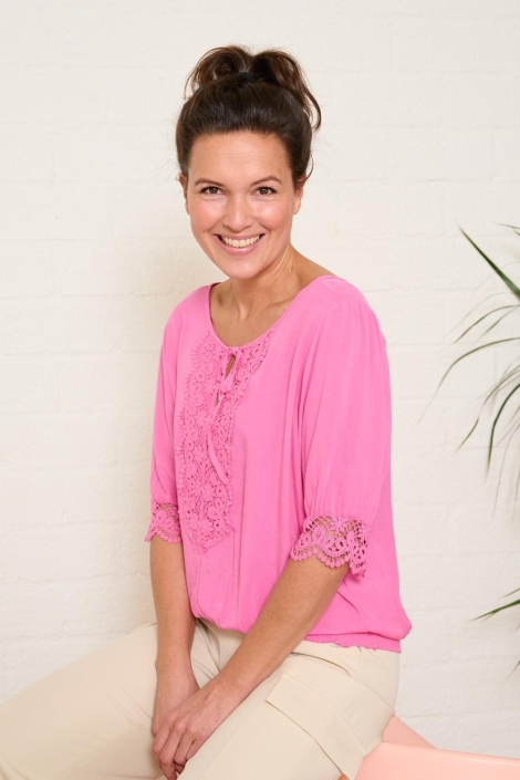 FOS Amsterdam roze dames t-shirt | Model vooraanzicht