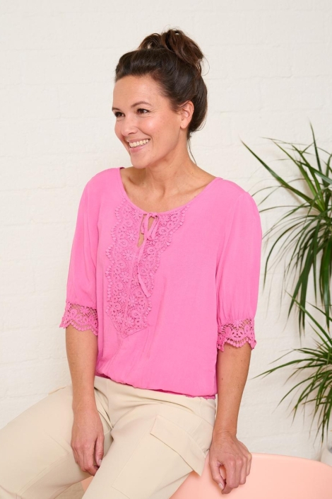 FOS Amsterdam roze dames t-shirt | Model vooraanzicht