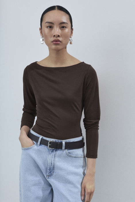 Vila bruine dames t-shirt | Model vooraanzicht