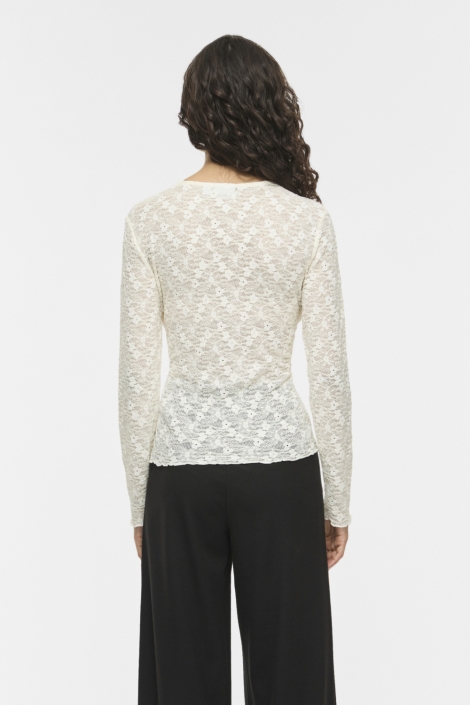 Vila witte dames top | Model achteraanzicht