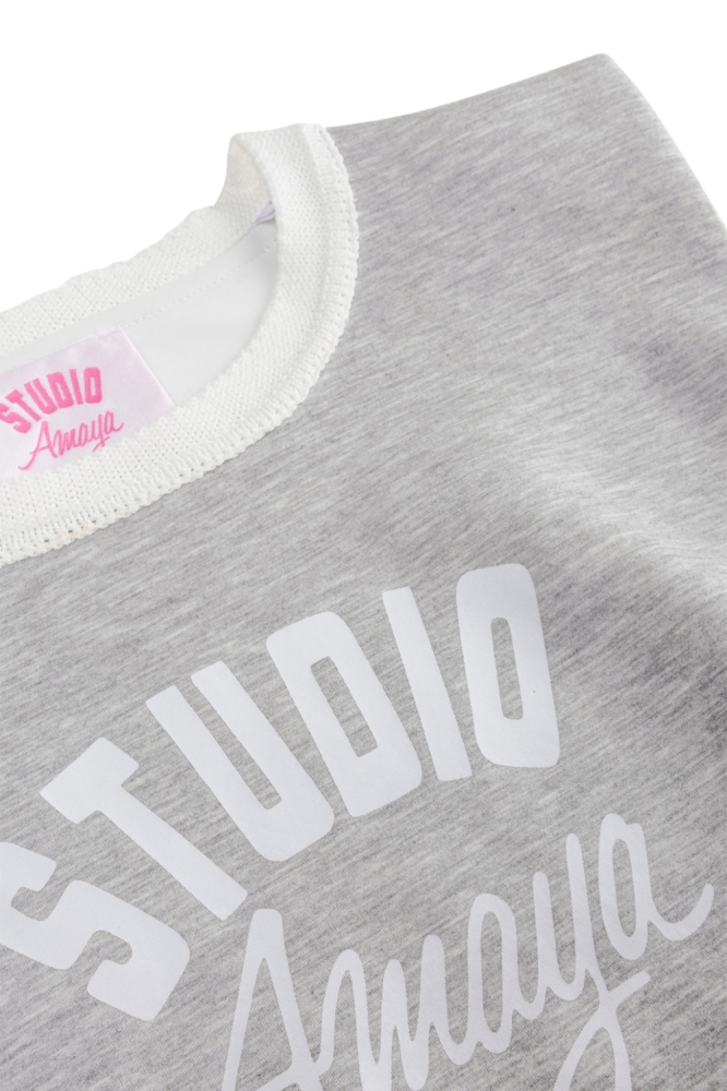 Studio Amaya grijze dames top | Kleurstaal