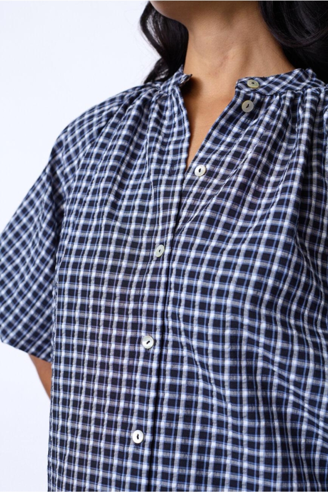SisterS point blauwe dames blouse | Close up