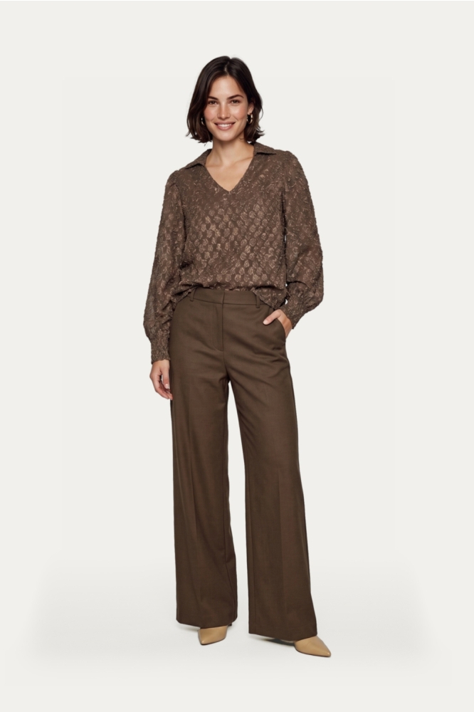 C&S The Label bruine dames blouse | Model