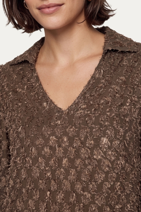 C&S The Label bruine dames blouse | Close up