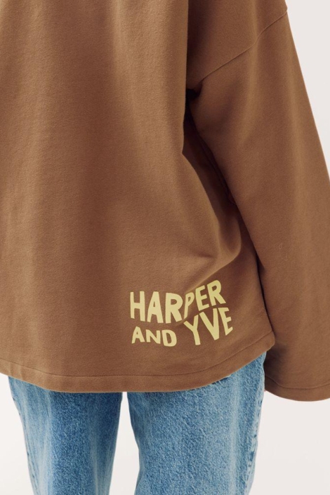 Harper & Yve taupe dames sweater | Close up