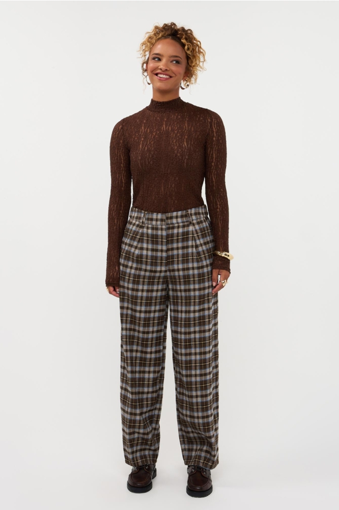 Ydence bruine dames top | Model
