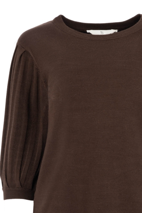 NED bruine dames trui | Close up