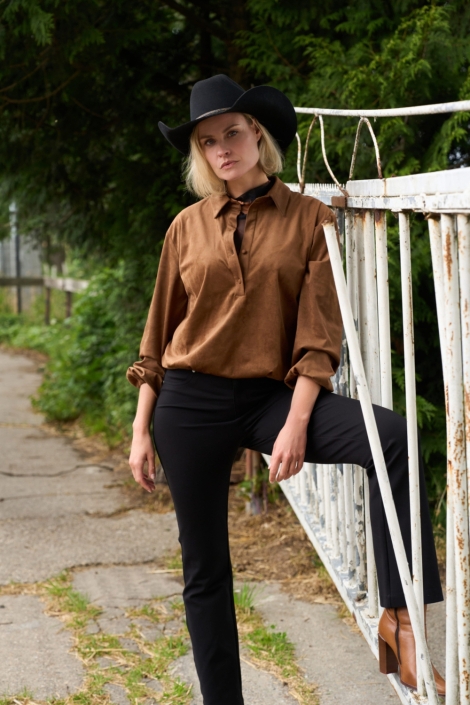 NED multi color dames t-shirt | Sfeerbeeld, In situatie
