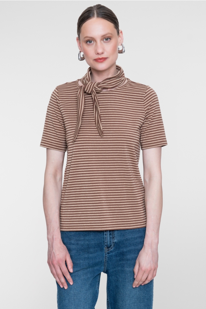 Geisha camel dames t-shirt | Model vooraanzicht