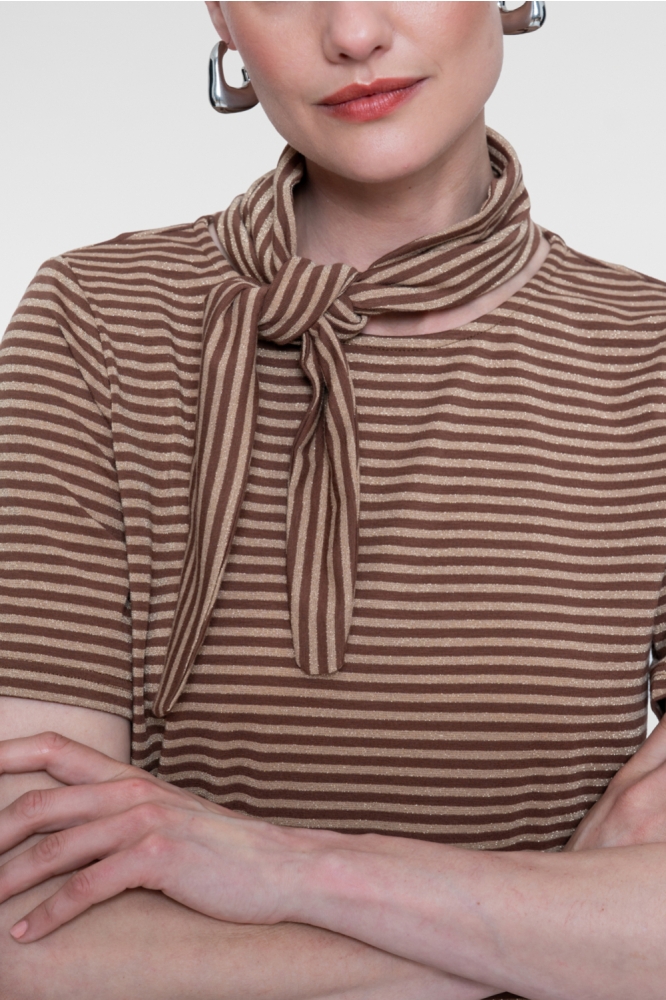 Geisha camel dames t-shirt | Close up