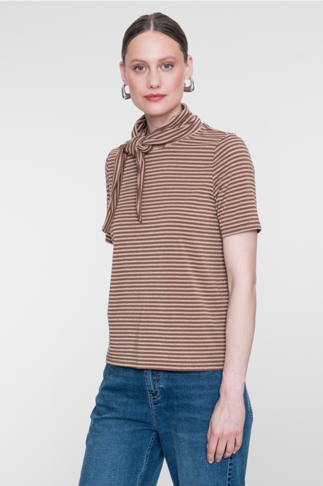 Geisha camel dames t-shirt | Model zijaanzicht