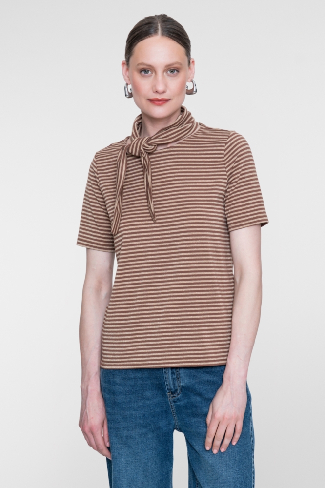 Geisha camel dames t-shirt | Model vooraanzicht