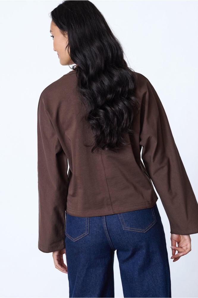 SisterS point bruine dames t-shirt | Model achteraanzicht
