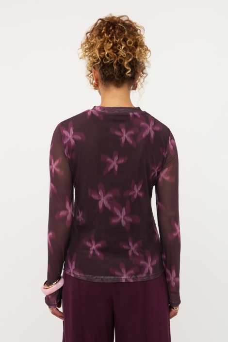 Ydence paarse dames top | Model achteraanzicht