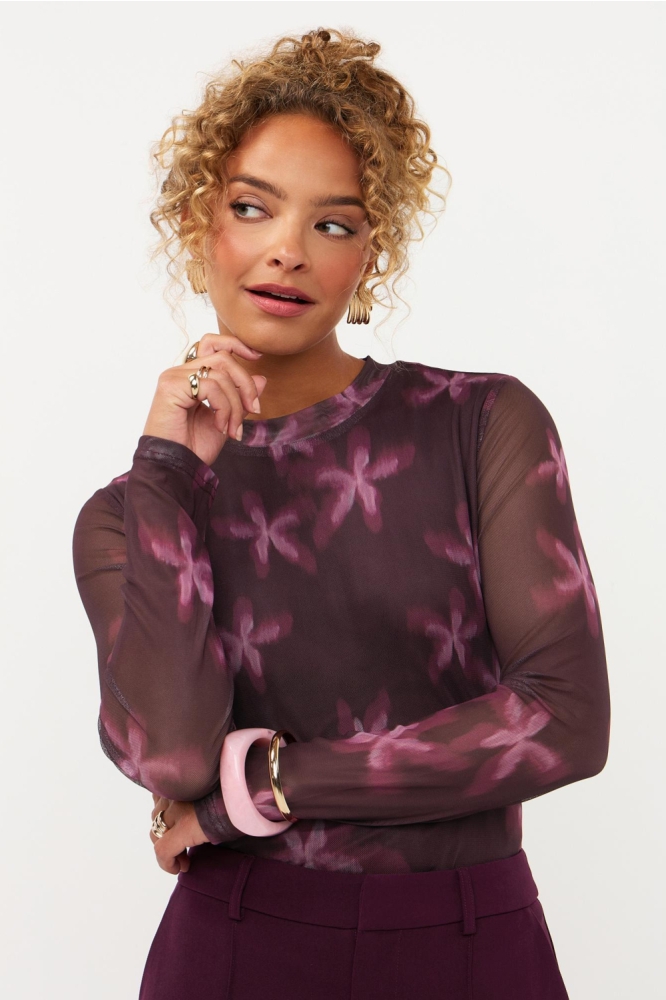 Ydence paarse dames top | Model vooraanzicht