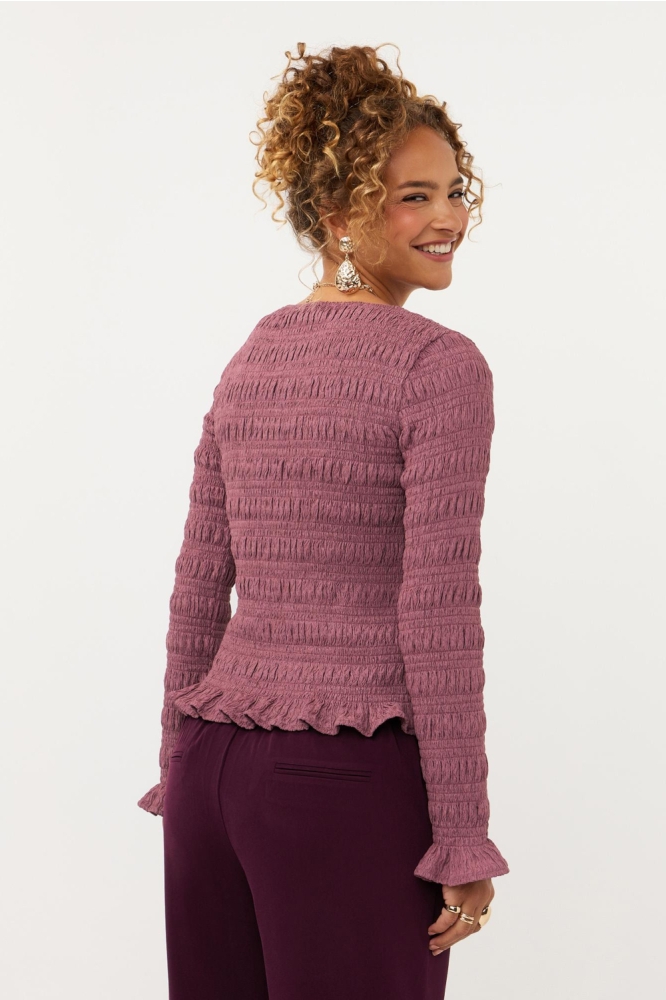 Ydence roze dames t-shirt | Model achteraanzicht