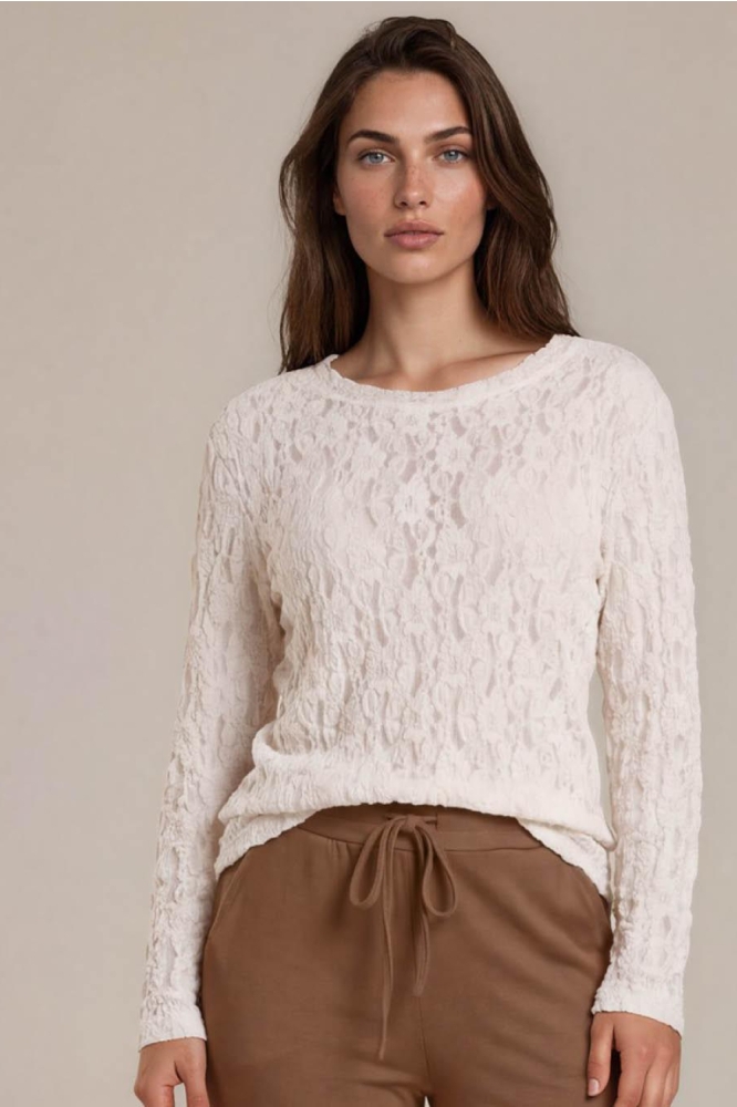 FOS Amsterdam witte dames top | Model vooraanzicht